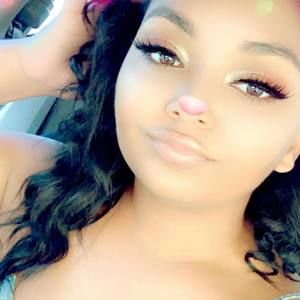 Meet your Posher, Daniecea